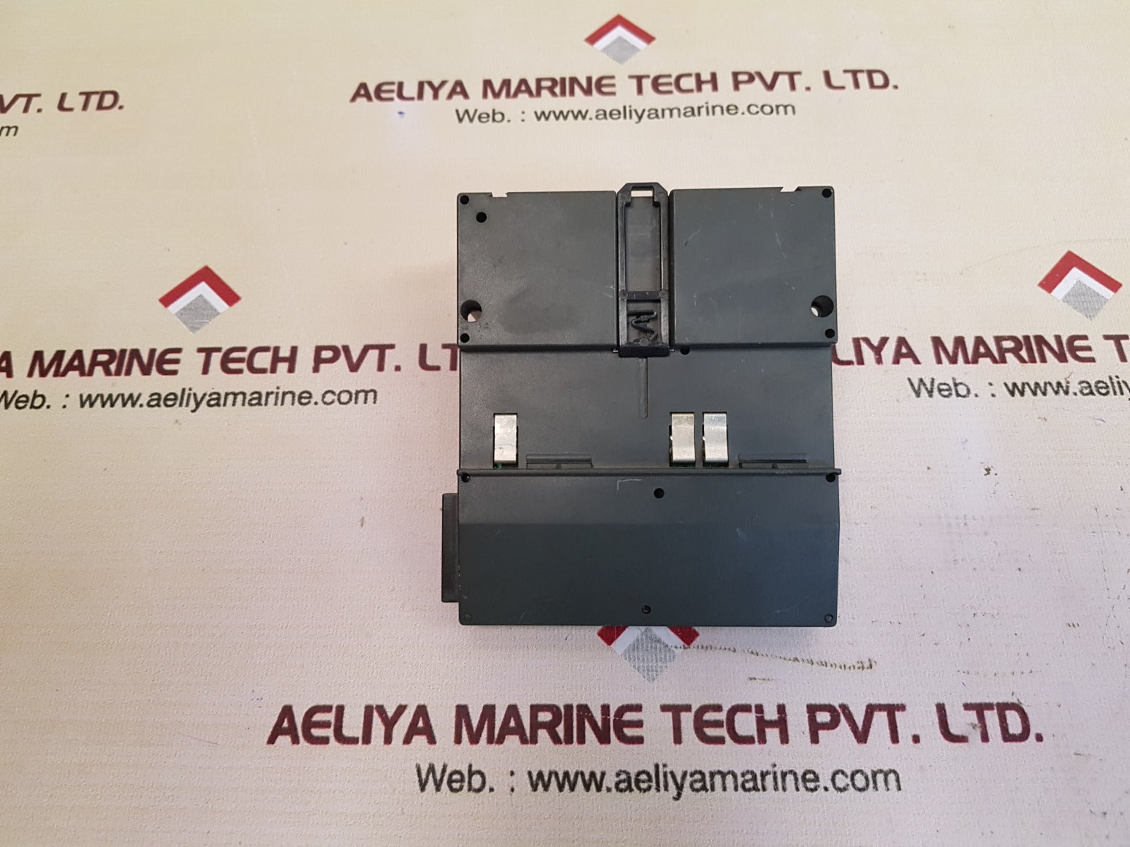 Ge ic200chs001c i/o carrier barrier style module base