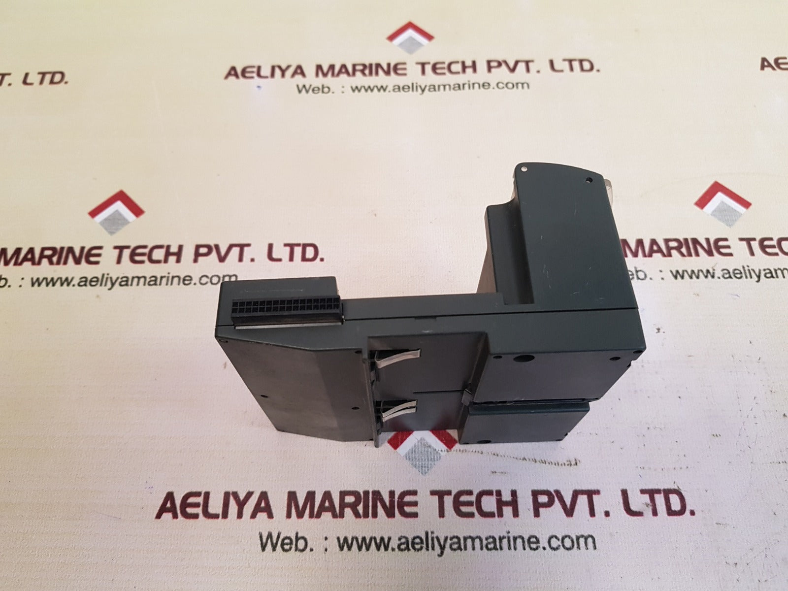 Ge ic200chs001c i/o carrier barrier style module base