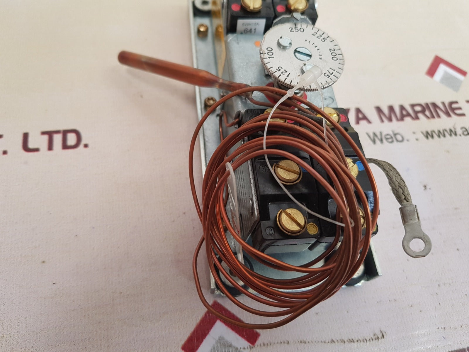 Johnson controls a36aha-34c 4-stage temperature control