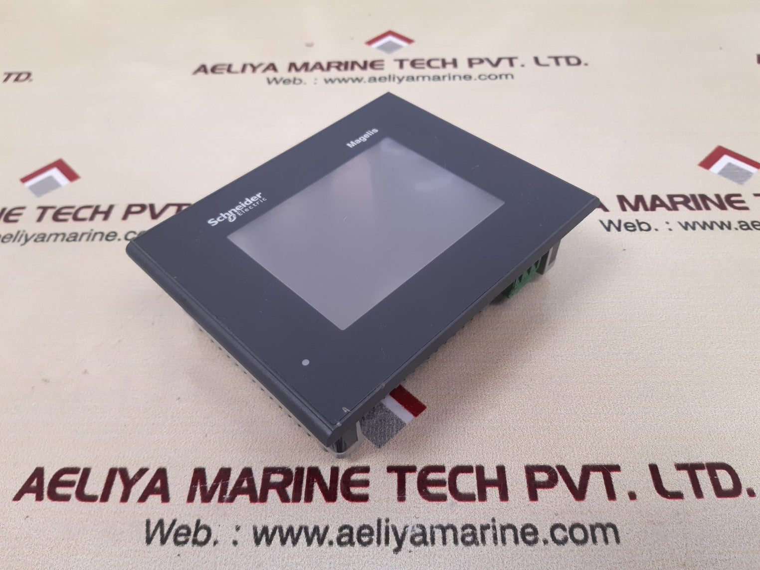 Schneider xbtgt1105 3.8''mono touch panel stn pv: 01  rl: 06  sv:3.0