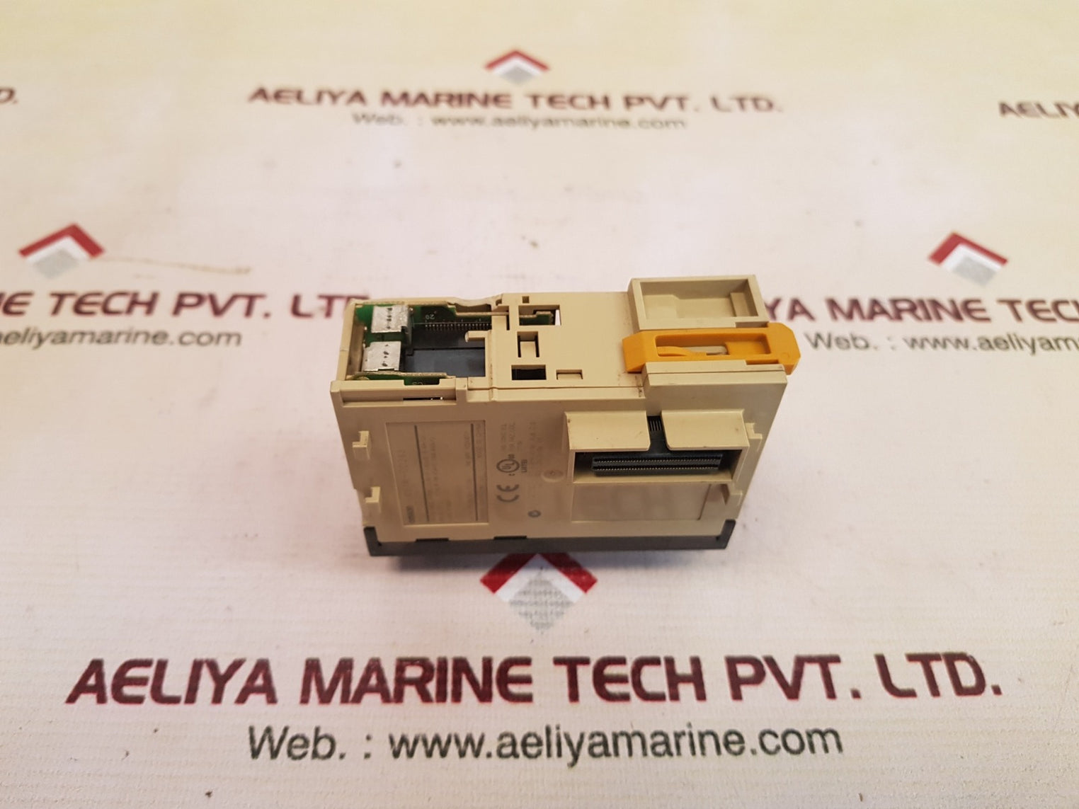 Omron cj 1w-od263 output module