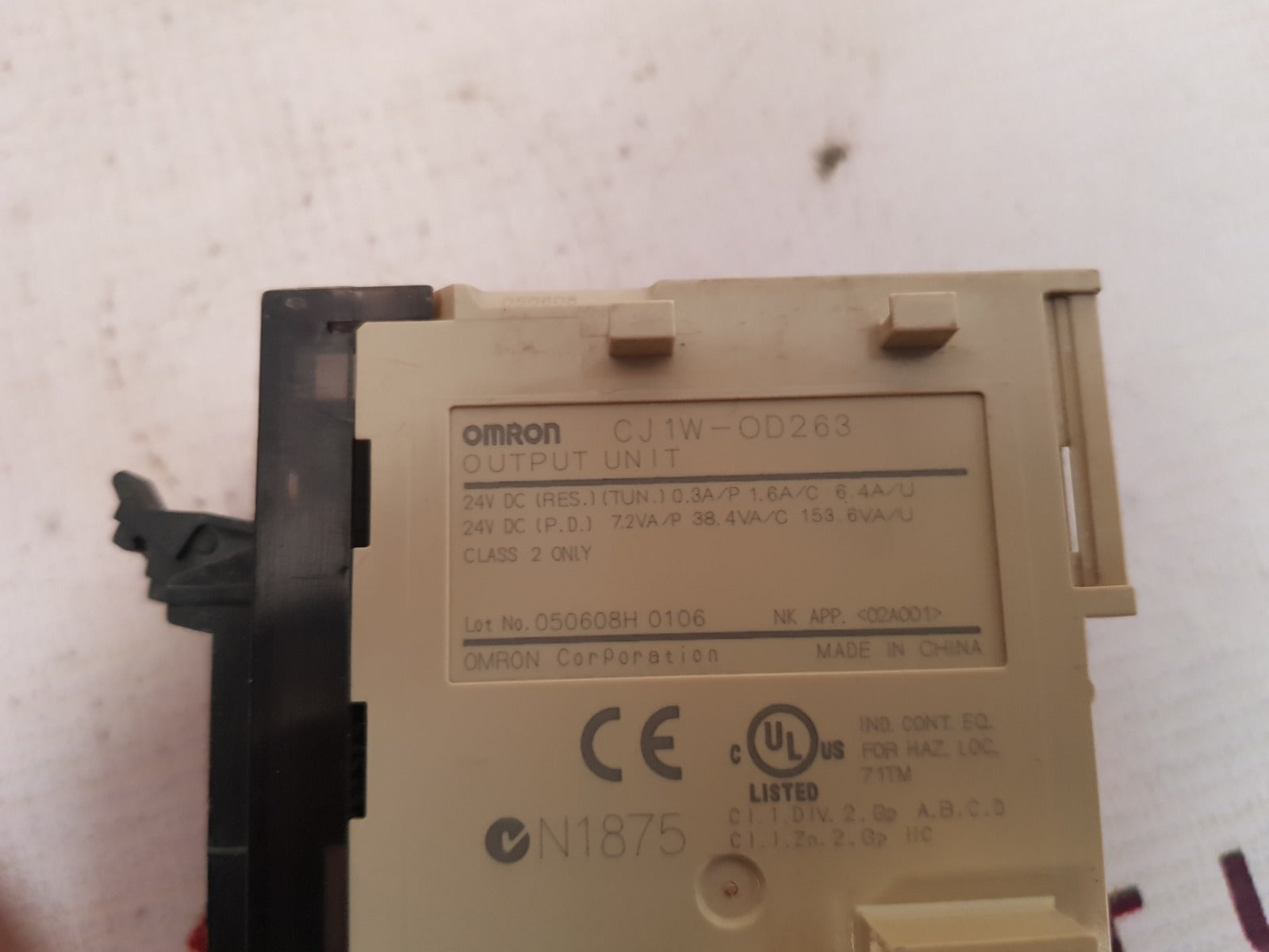 Omron cj 1w-od263 output module