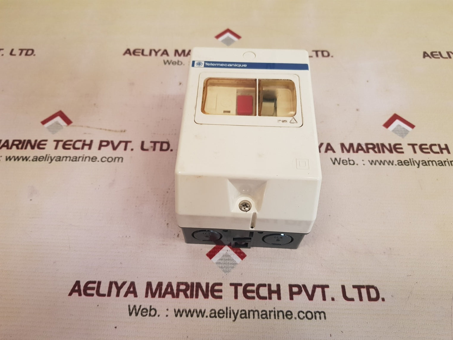 Telemecanique gv2 mc02 enclosure