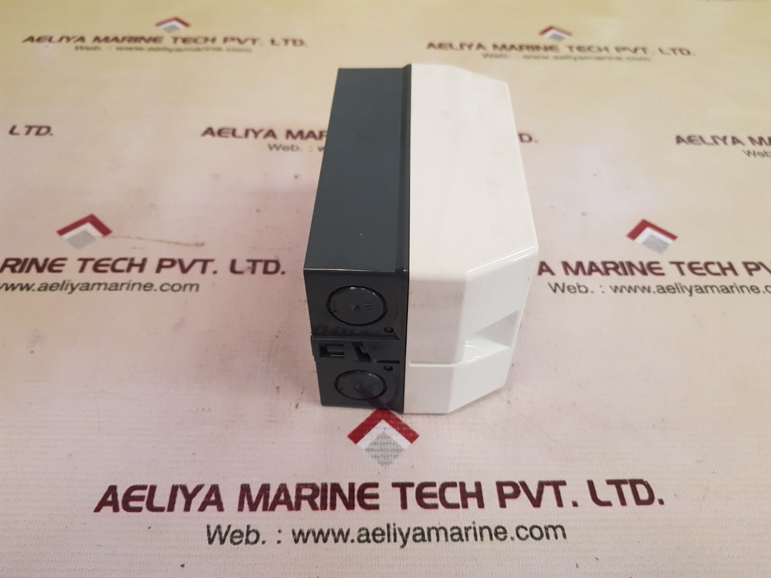 Telemecanique gv2 mc02 enclosure