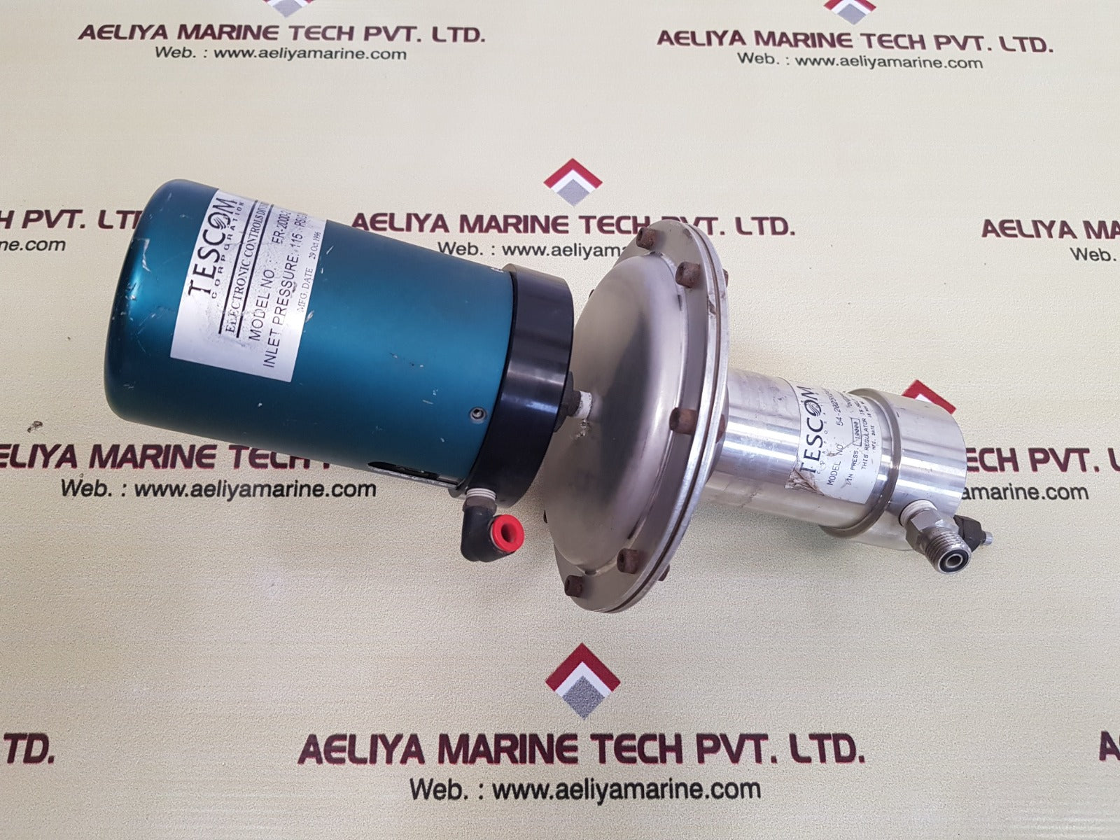 Tescom er-2000-2+54-2025y24a-021 pressure regulator