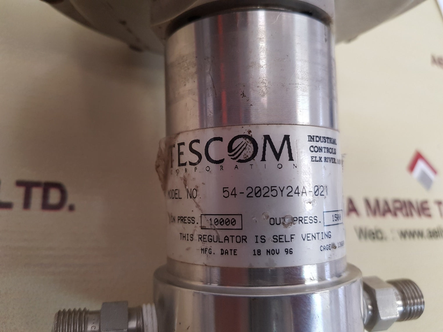 Tescom er-2000-2+54-2025y24a-021 pressure regulator