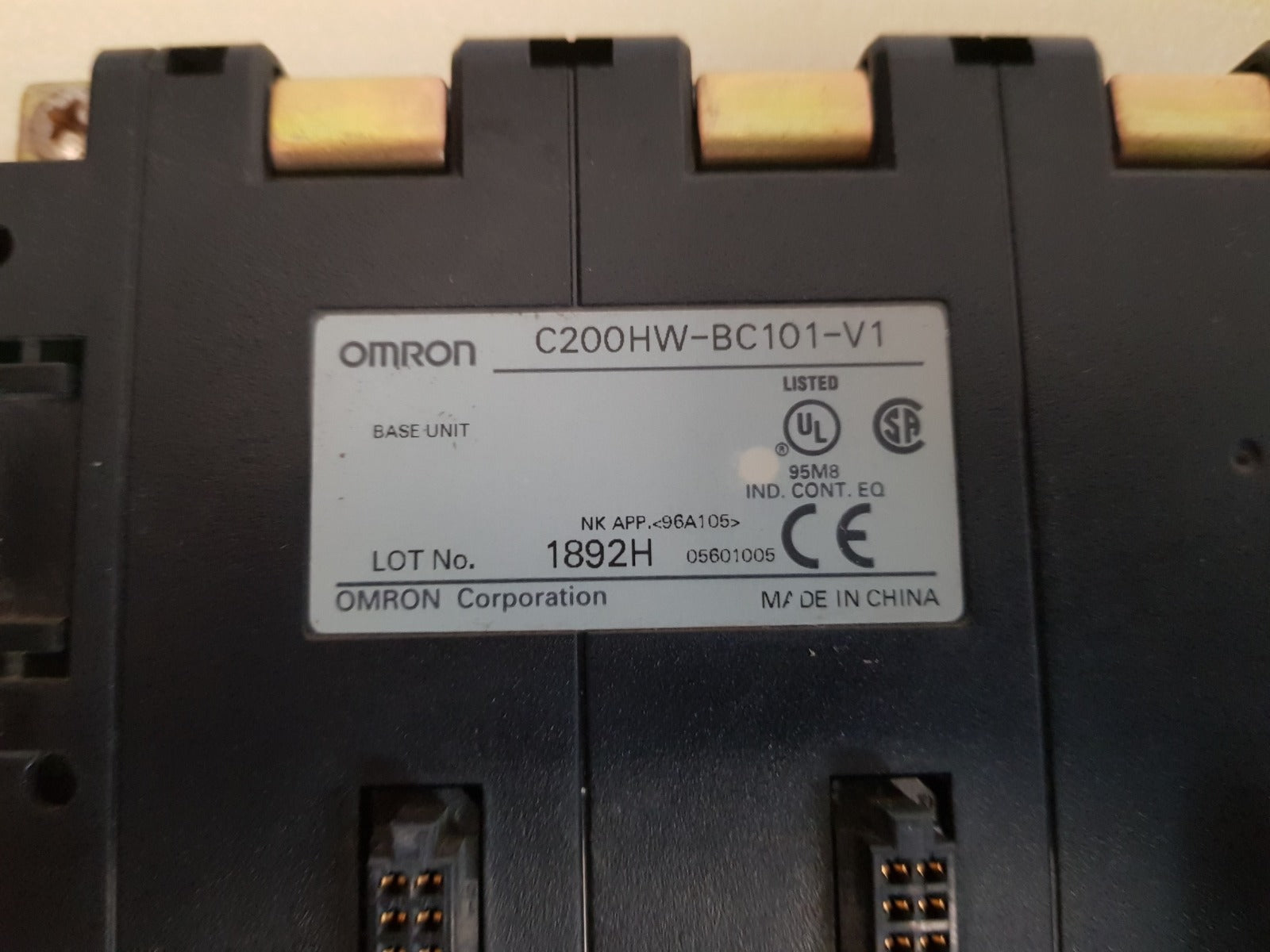 Omron c200hw-bc101-v1 base unit