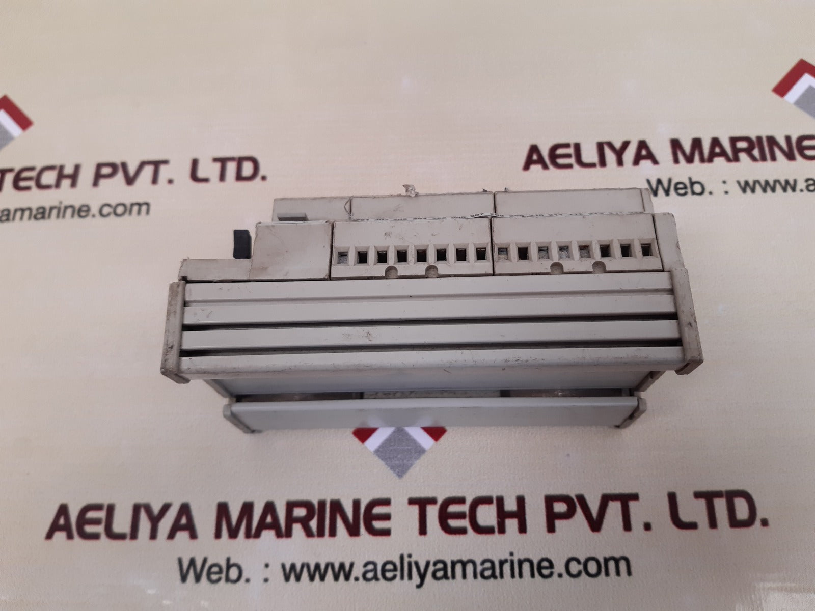 Schneider electric abe7-h16r21 i/o module