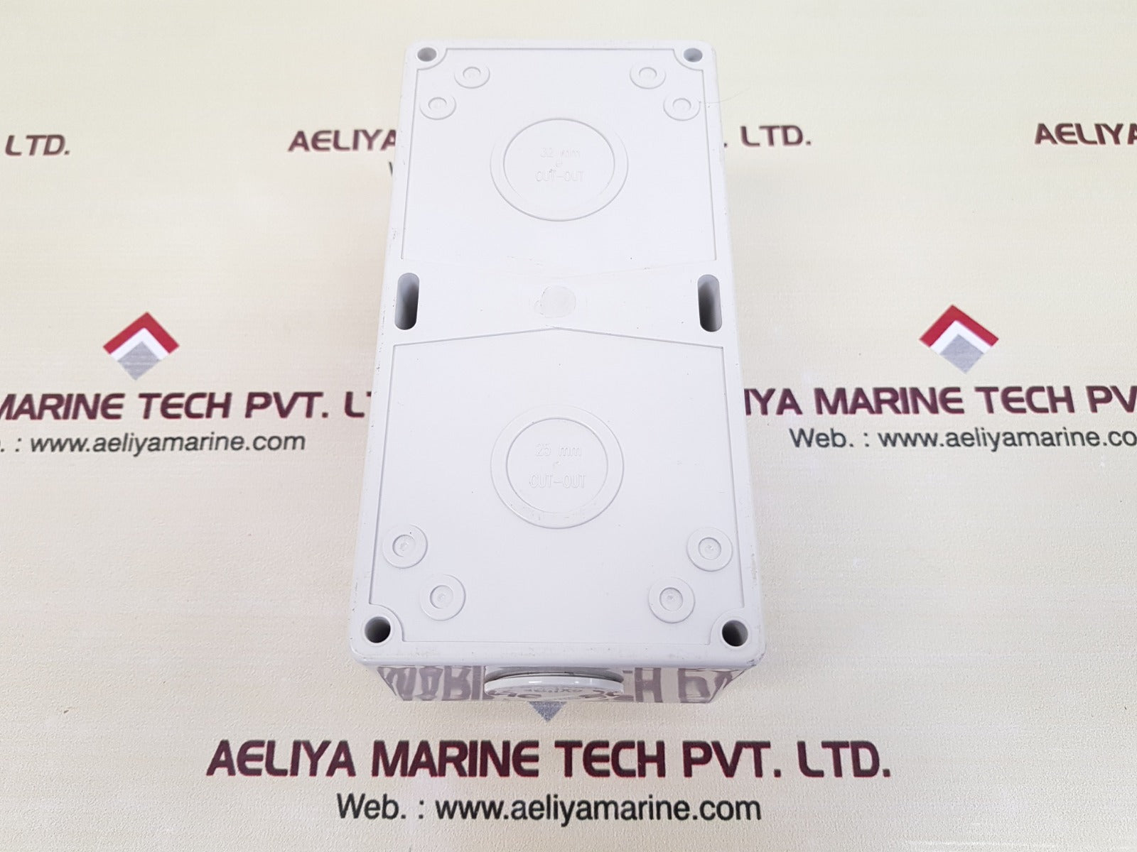 Schneider electric 56c332 switch socket ip66