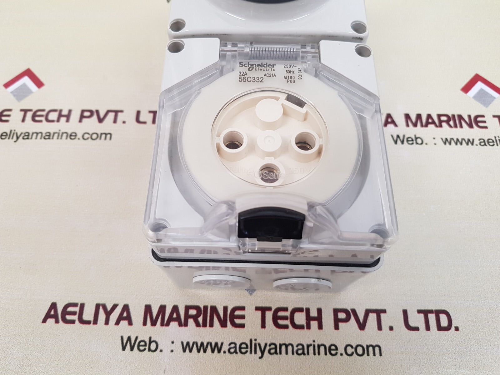 Schneider electric 56c332 switch socket ip66