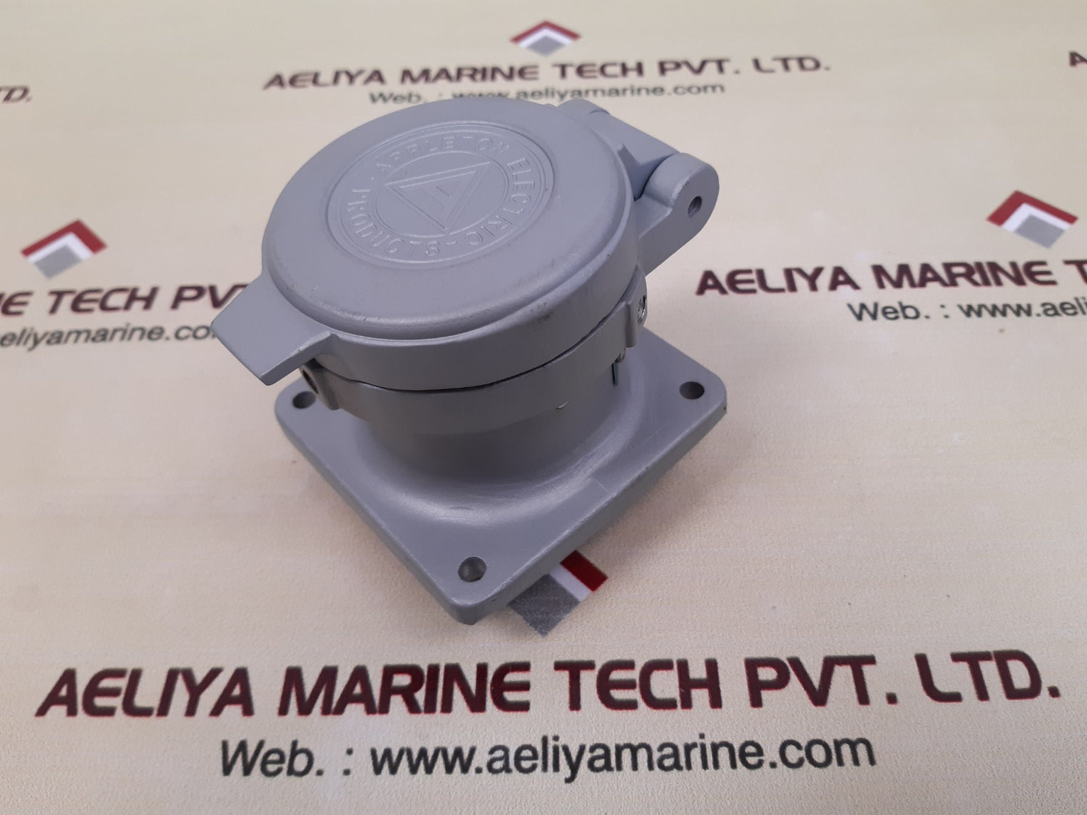 Appleton adr3034 powertite receptacle