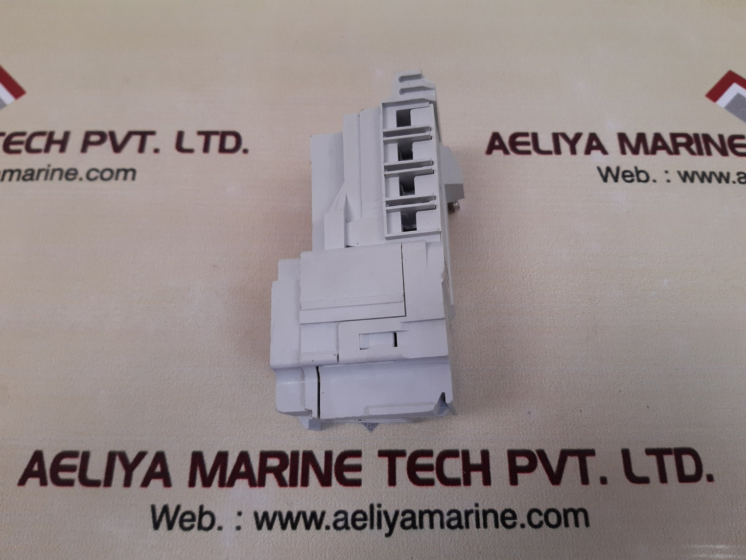 Eaton moeller nzm4-xu undervoltage release 110-130v ac