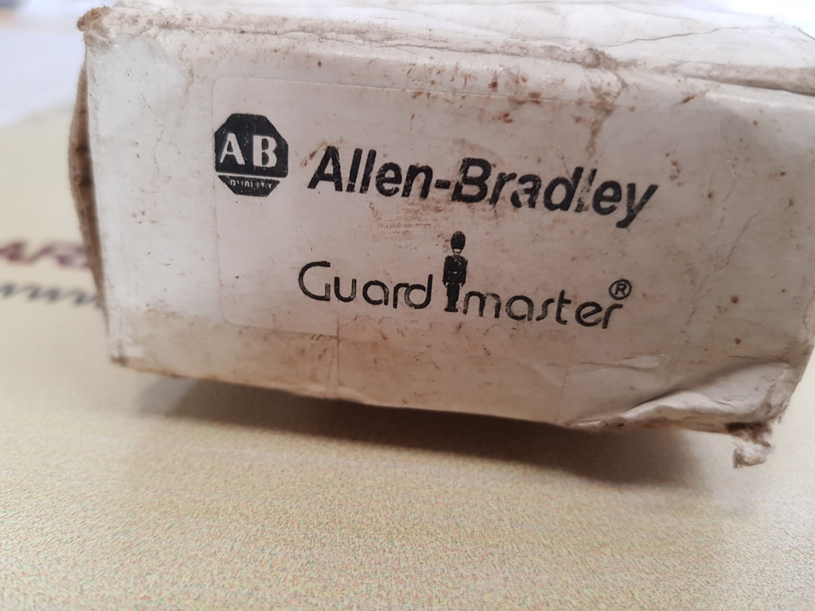 Allen bradley guardmaster 440p-mrps11b limit switch