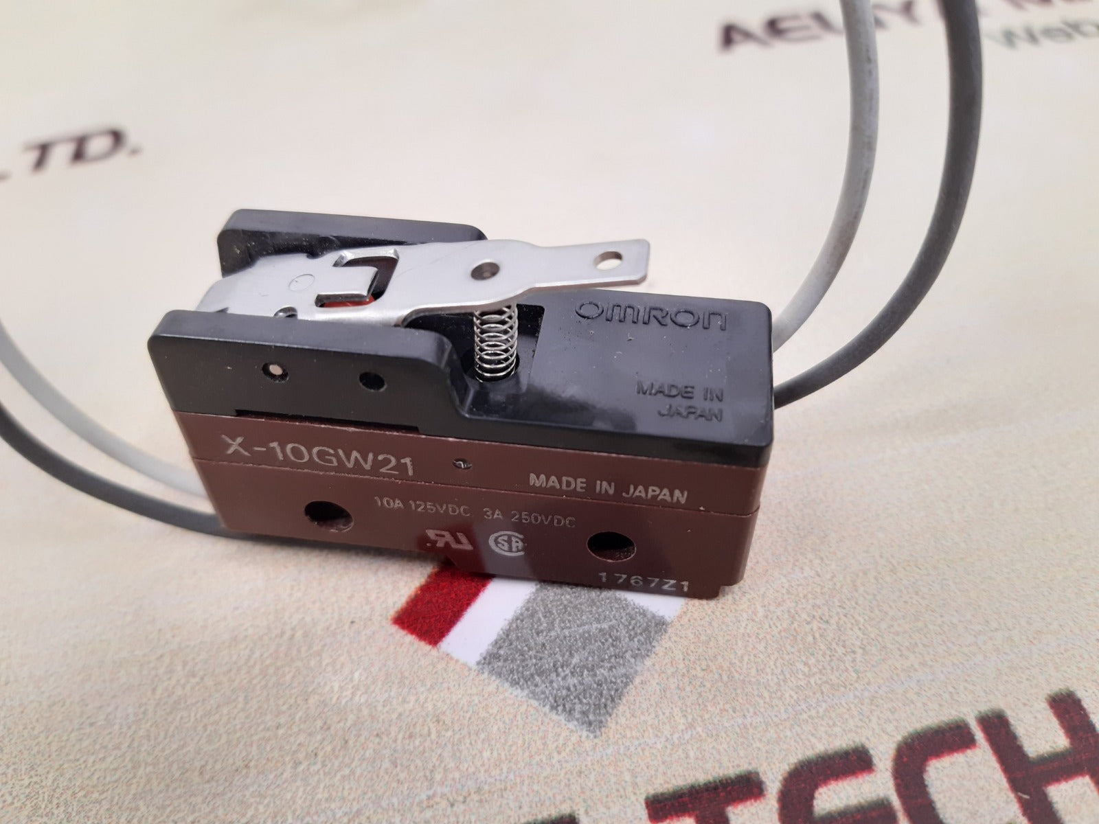 Omron x-10gw21 snap switch