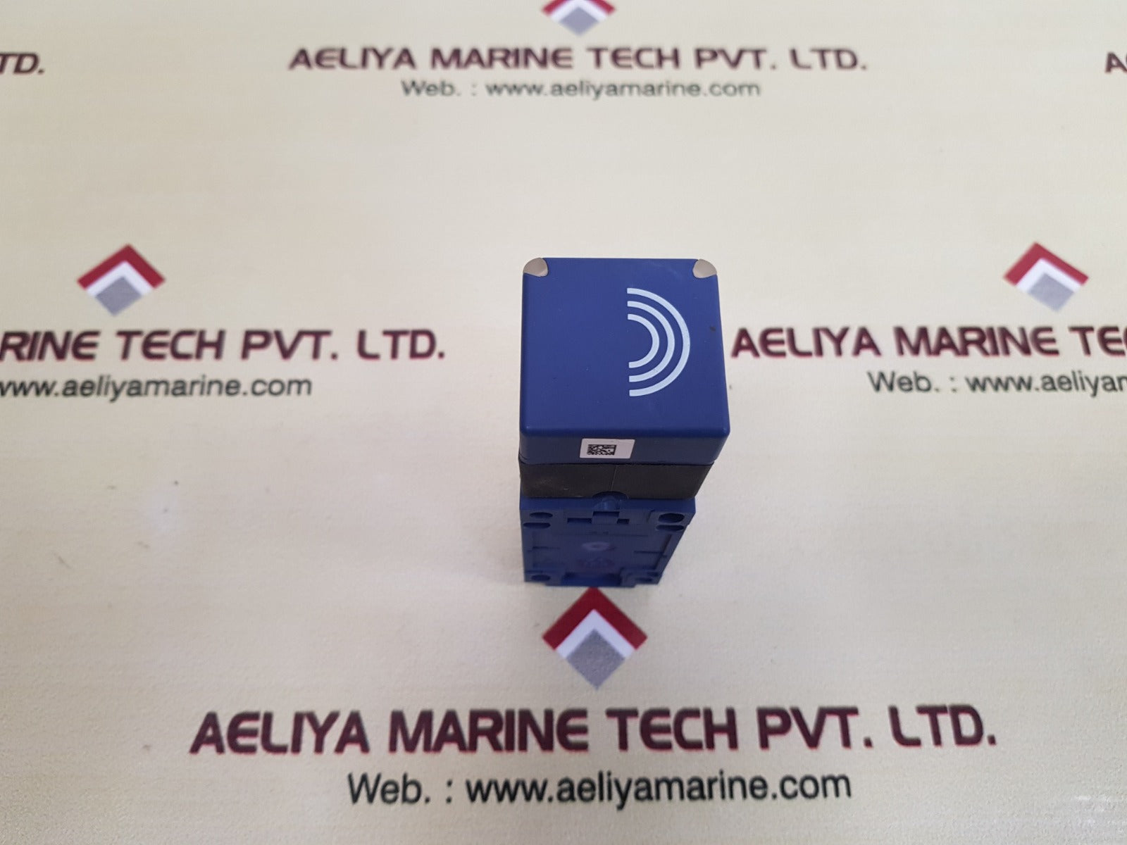 Telemecanique xs7c4a1mpg13 inductive proximity switch