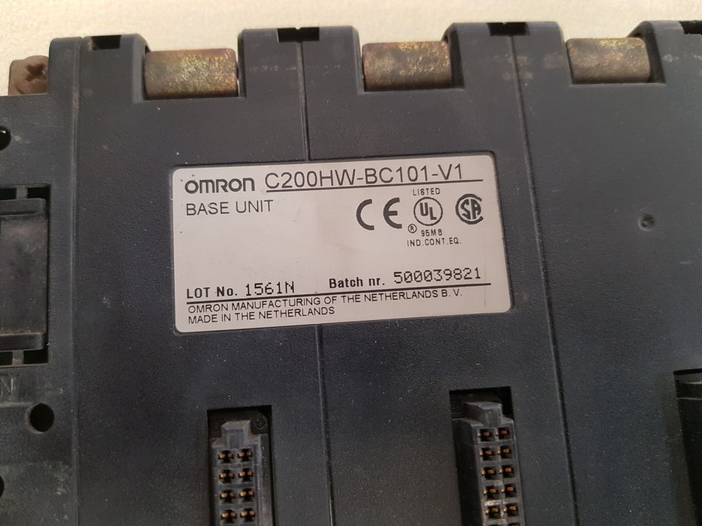 Omron c200hw-bc101-v1 base unit Used 