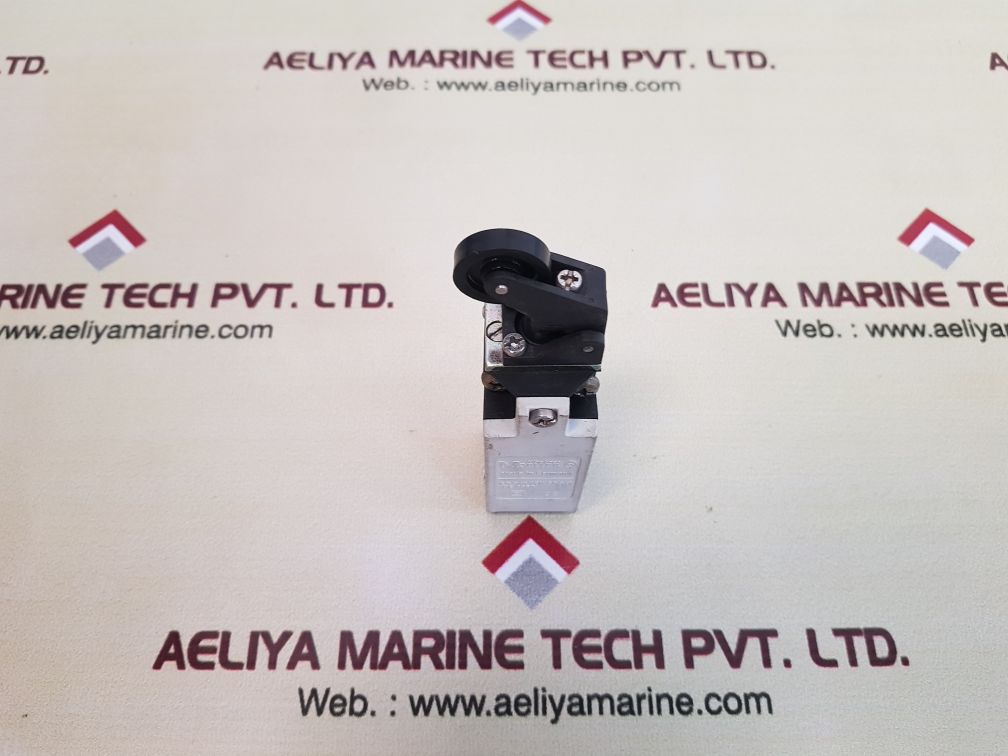 Klockner moeller at12-8-i limit switch 