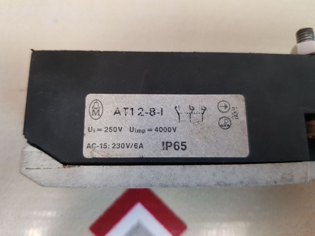 Klockner moeller at12-8-i limit switch 