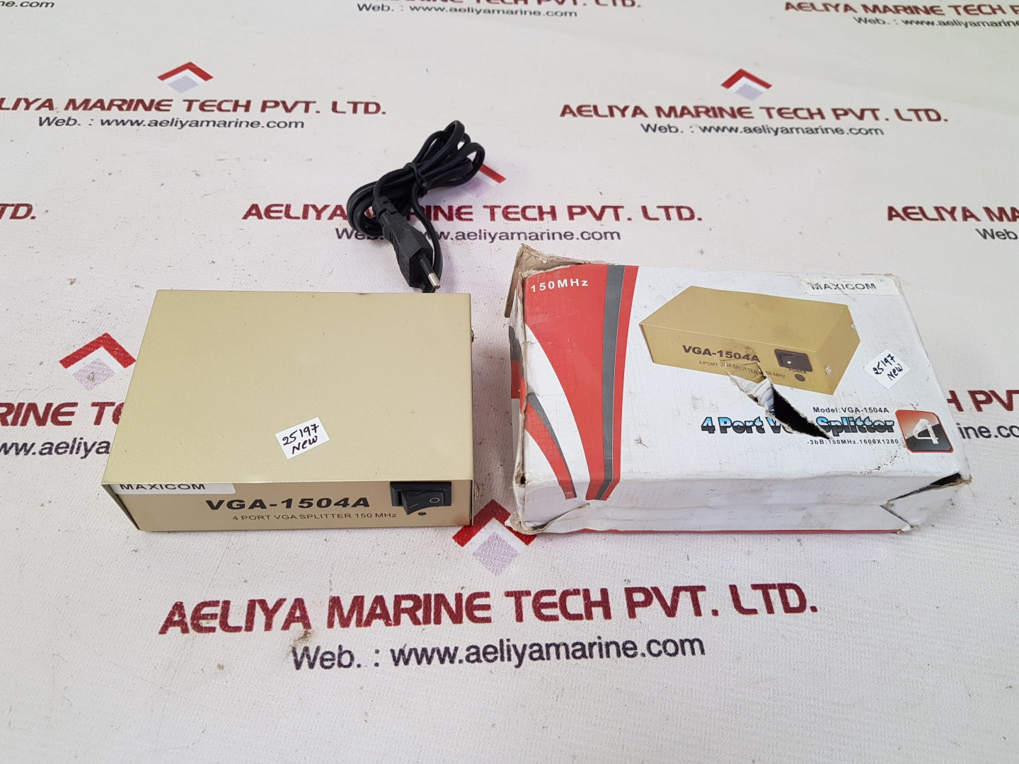 Maxicom vga-1504a 4 port vga splitter 150 mhz