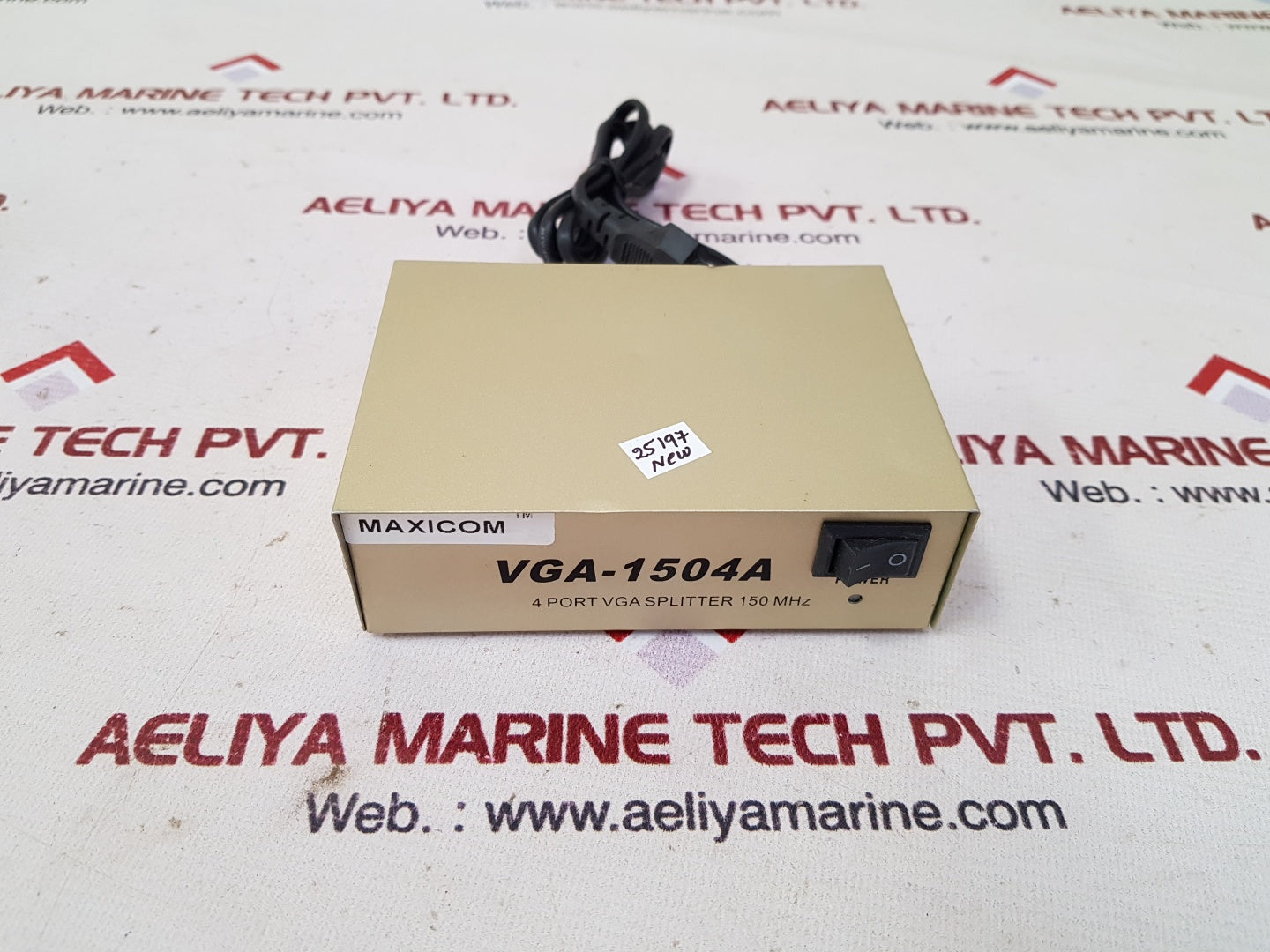 Maxicom vga-1504a 4 port vga splitter 150 mhz