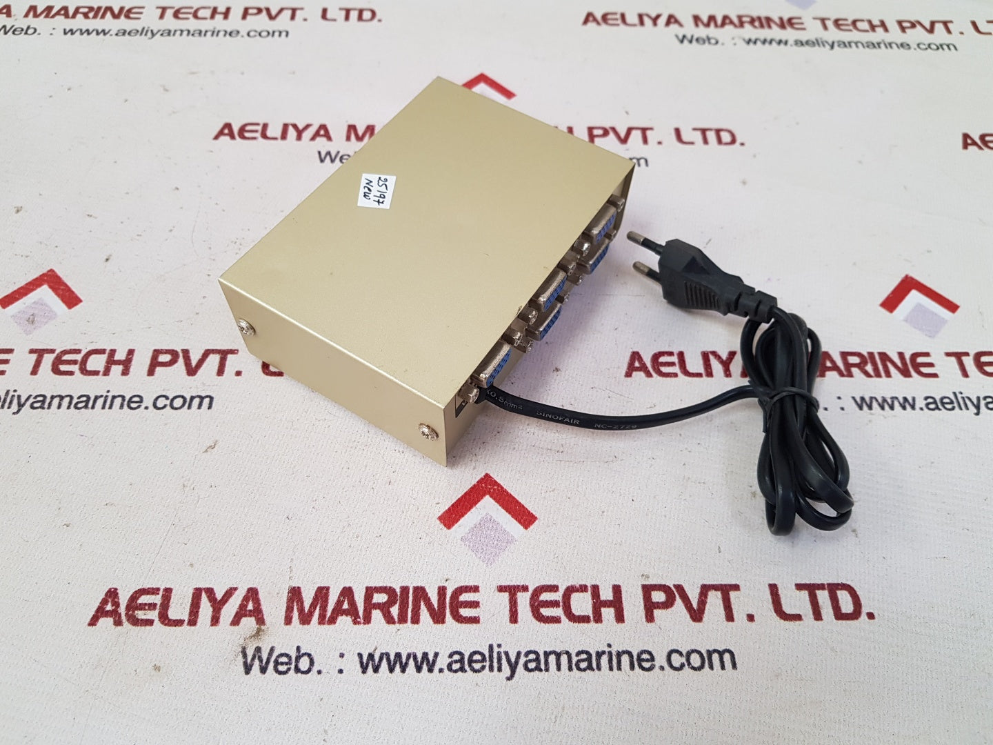 Maxicom vga-1504a 4 port vga splitter 150 mhz