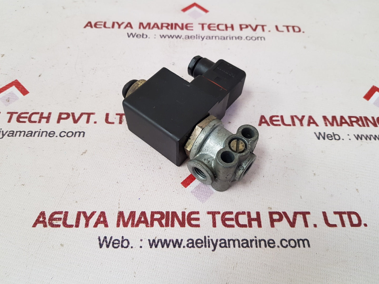 Wabco 472 127 1400 control valve