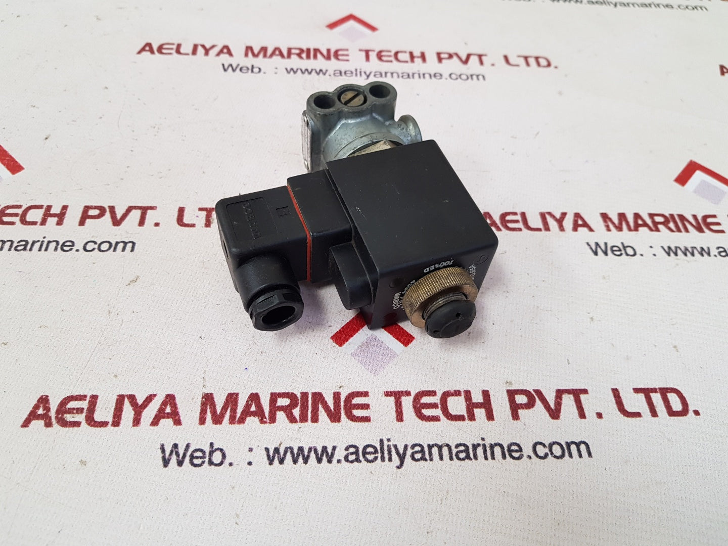 Wabco 472 127 1400 control valve