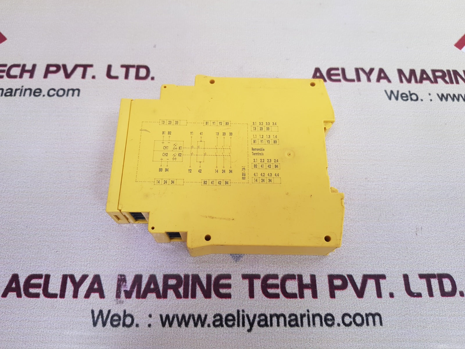 Sick ue 10-30s2d0 safety relay
