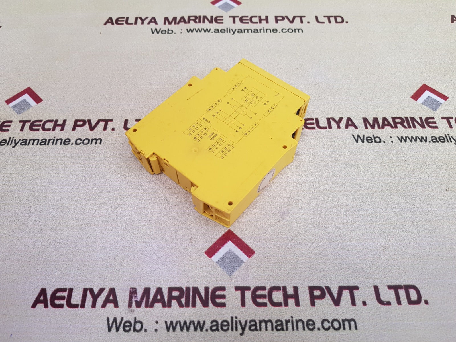 Sick ue 10-30s2d0 safety relay