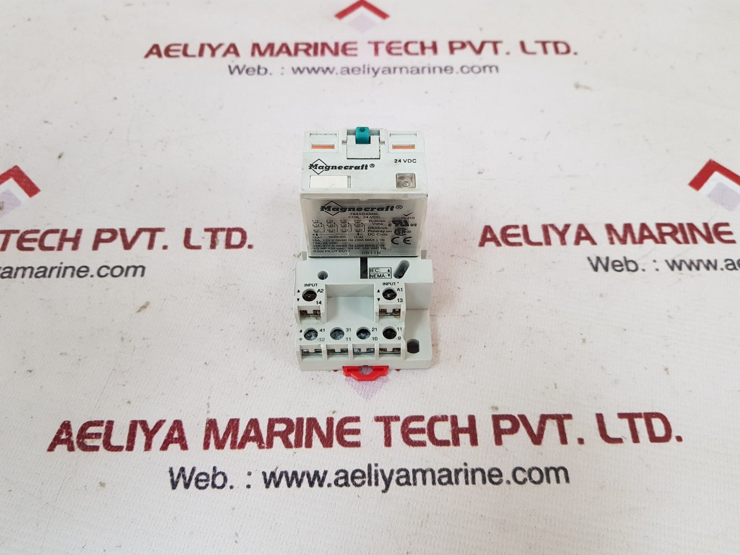 Magnecraft 784xdxm4l relay with 70-784d14-1 base 