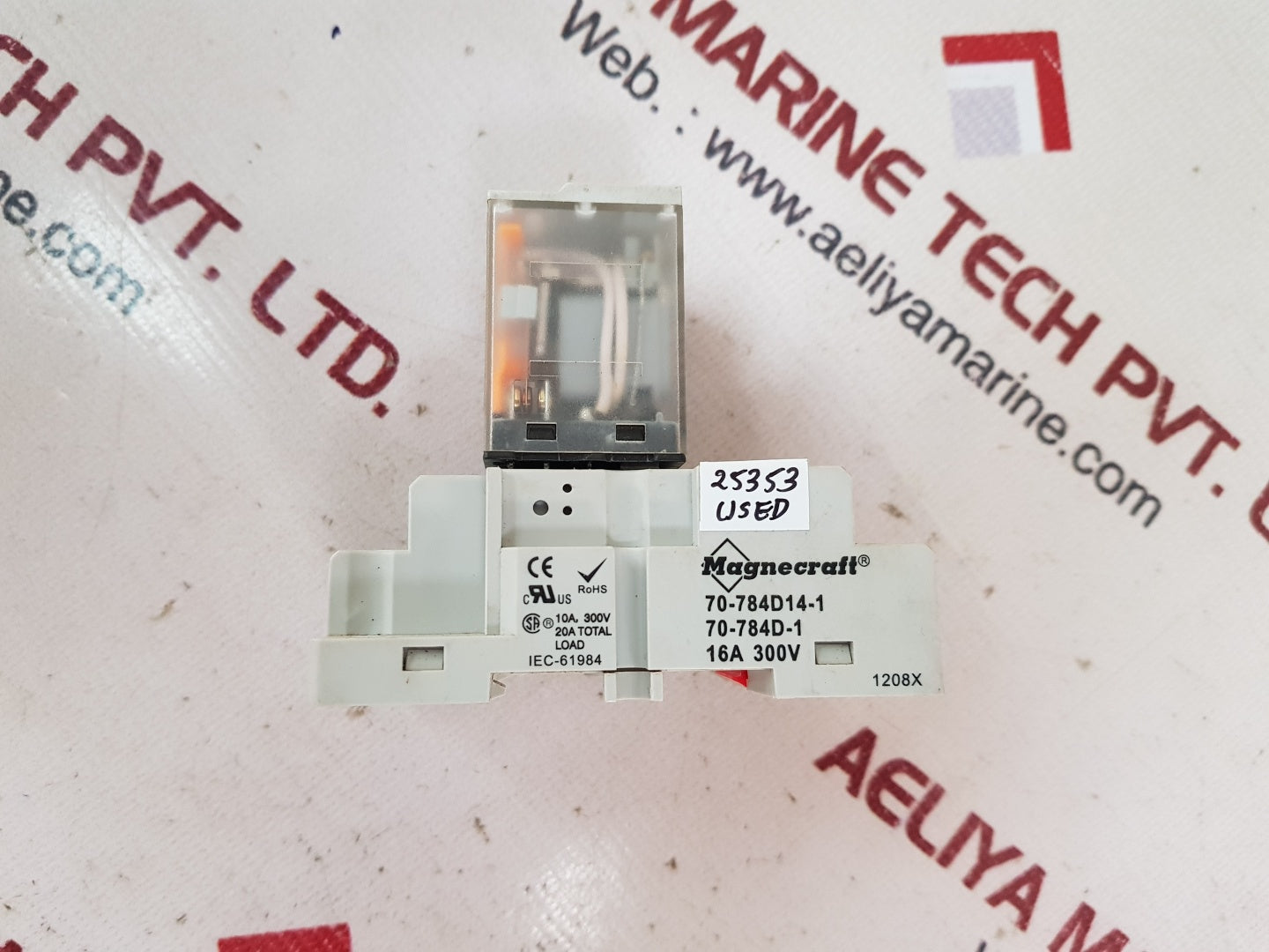 Magnecraft 784xdxm4l relay with 70-784d14-1 base 