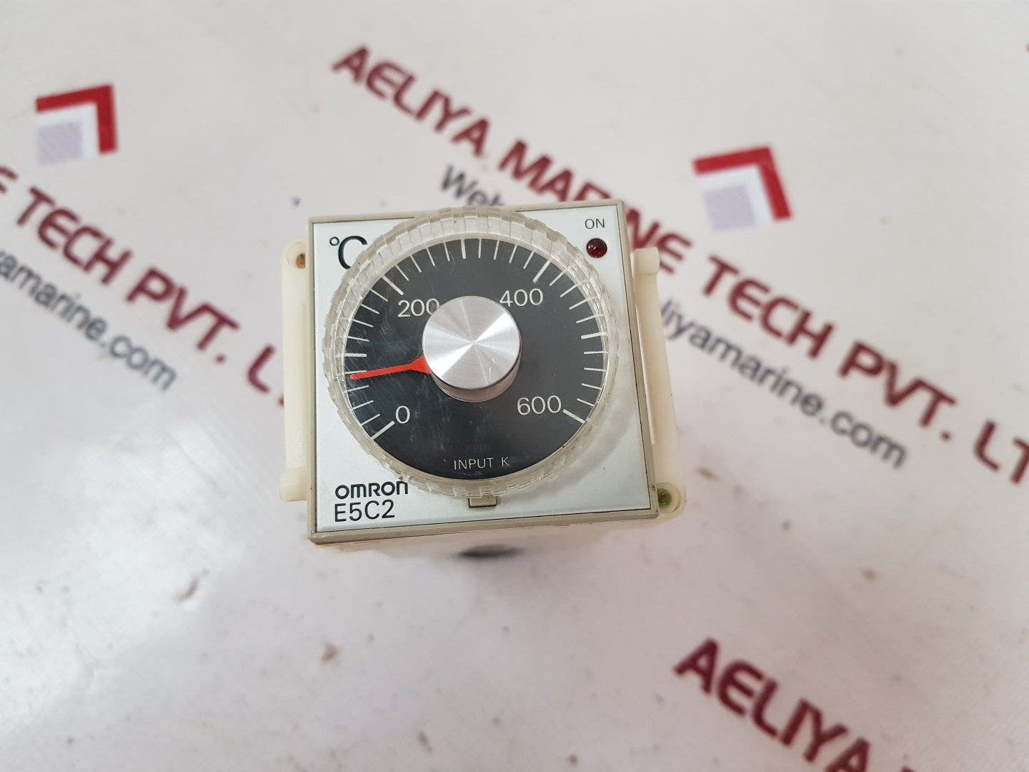 Omron e5c2-r20k temperature controller