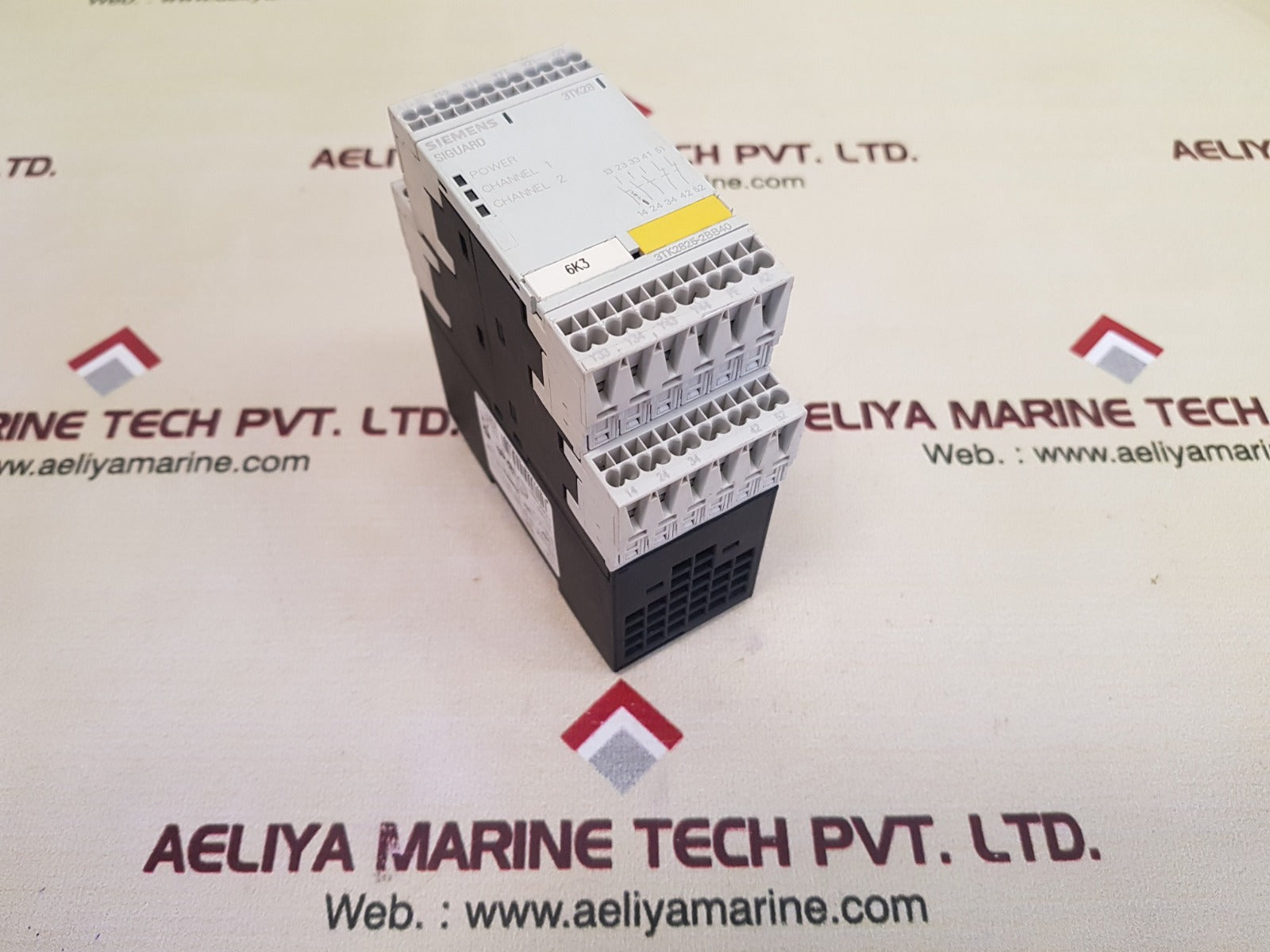 Siemens siguard 3tk2825-2bb40 safety control relay 