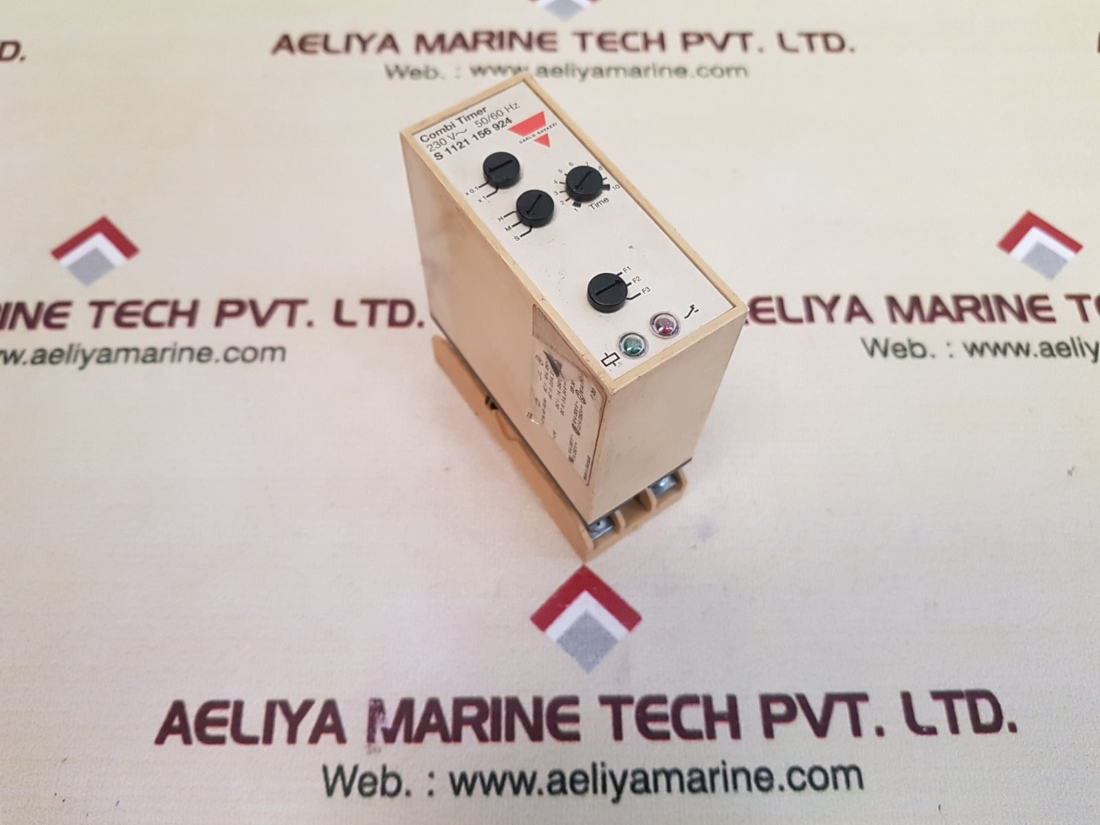 Carlo gavazzi s 1121 156 924 combi timer with base