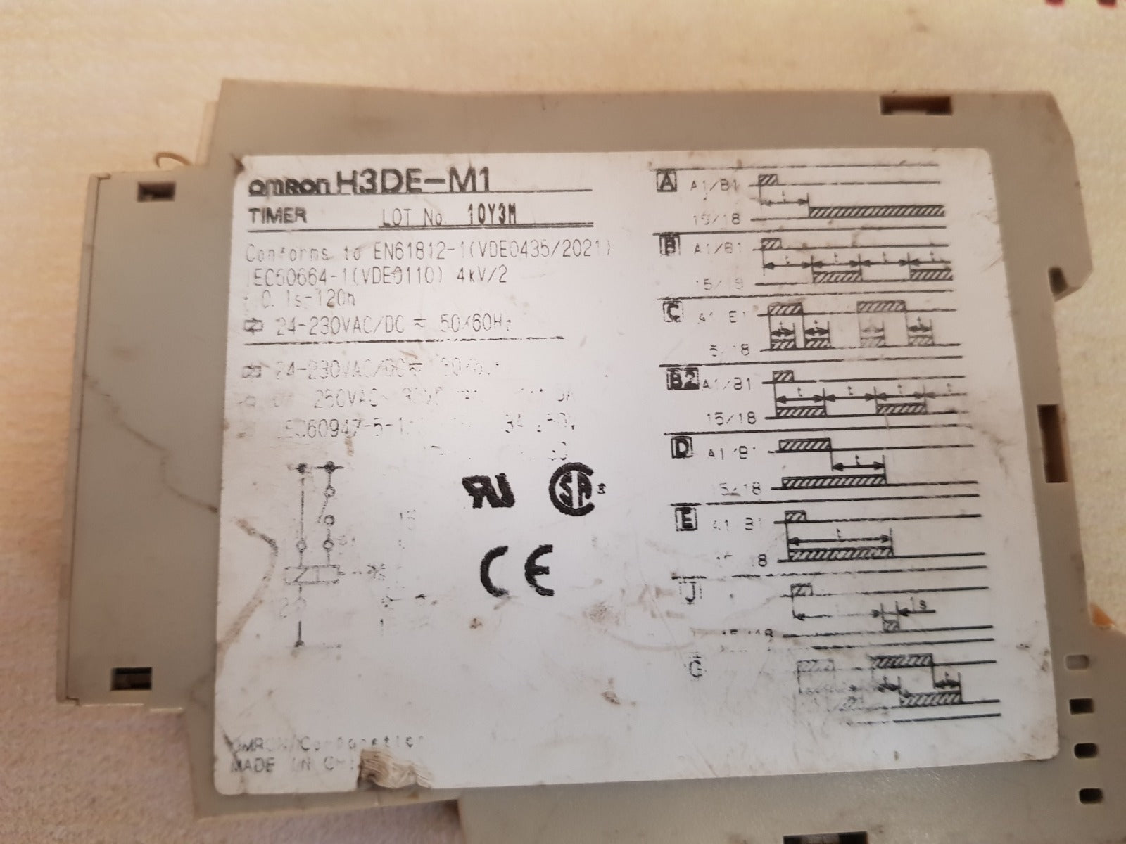 Omron h3de-m1 timer 24-230vac/dc~50/60hz
