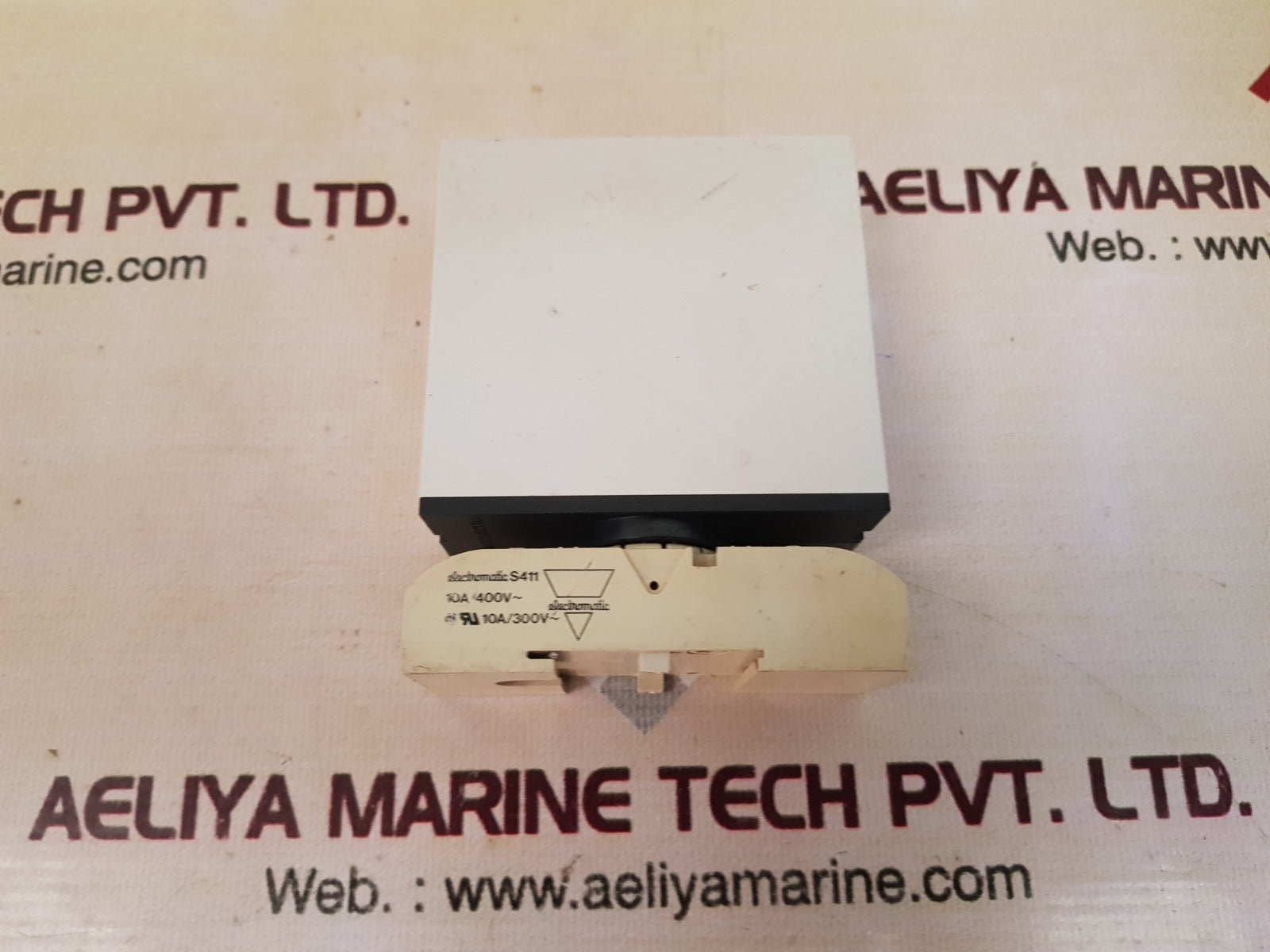 Electromatic s-system sm 170 440 3-phase sequence voltage relay with base
