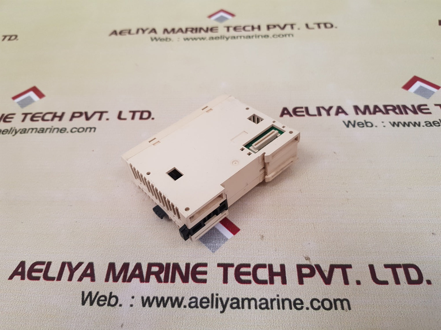Schneider modicon tm2amm6ht analog i/o module