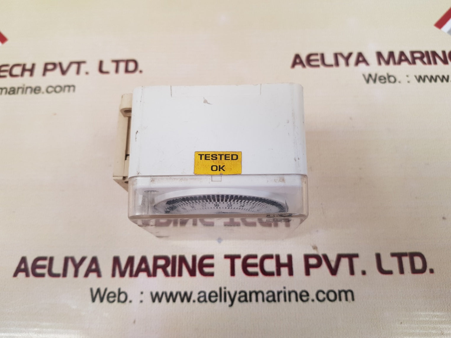 Larsen & toubro gic fm/1 quartz analog time switch qt(daily)