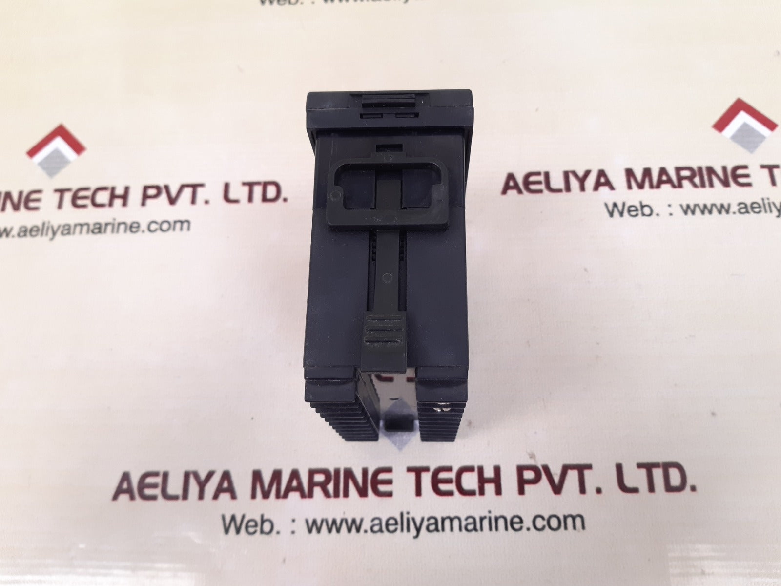 Pan-globe p908f-701-010-000 temperture controller