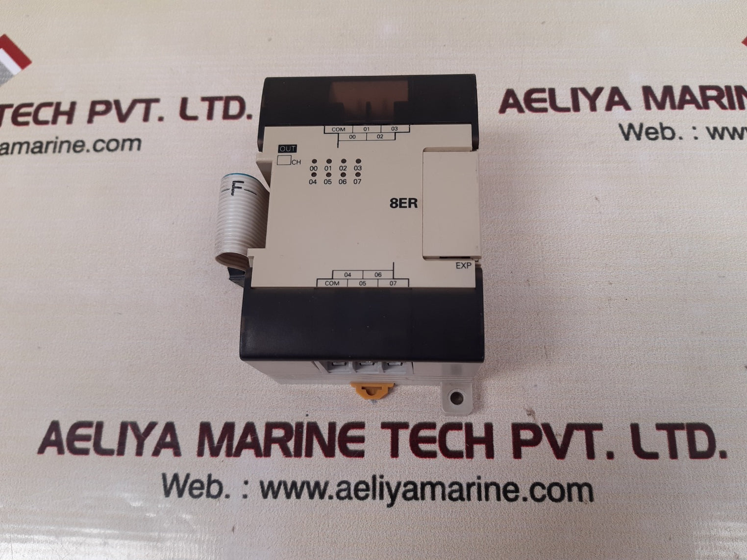 Omron cpm1a-8er output unit 