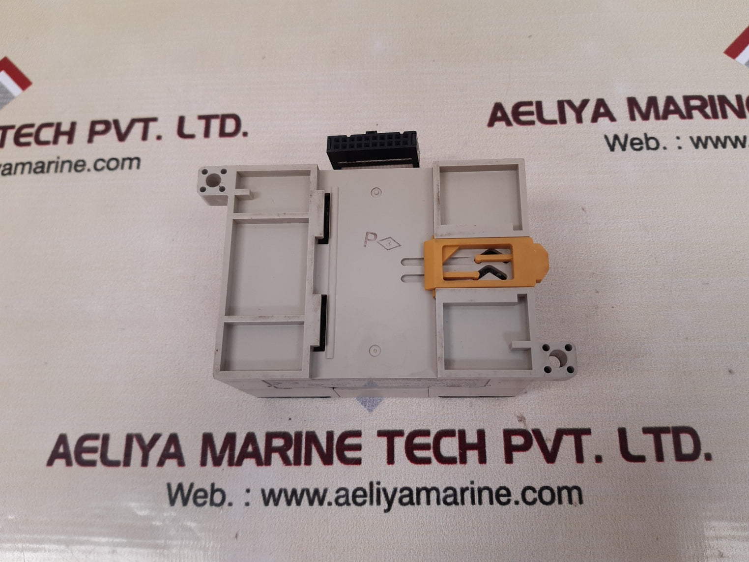 Omron cpm1a-8er output unit 