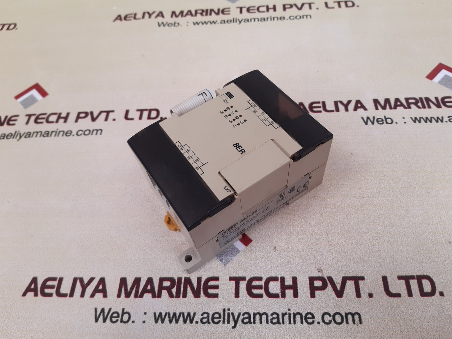 Omron cpm1a-8er output unit 