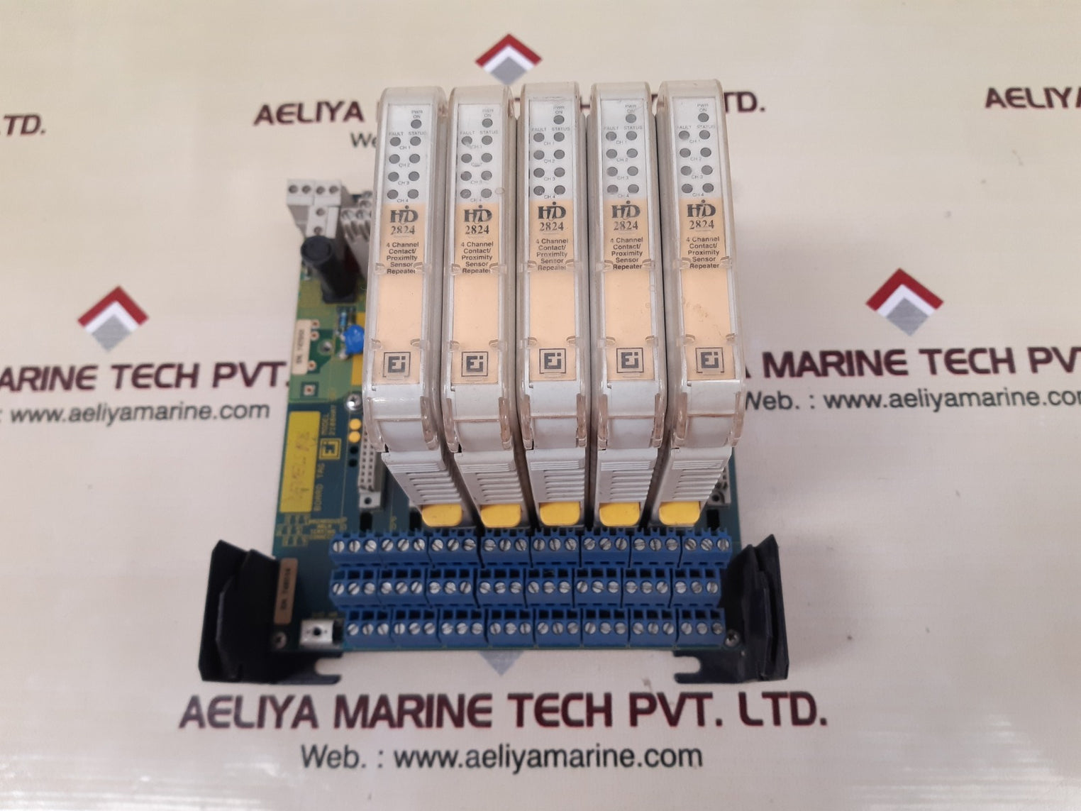 Elcon hid 2824 isolating and signal repeater 