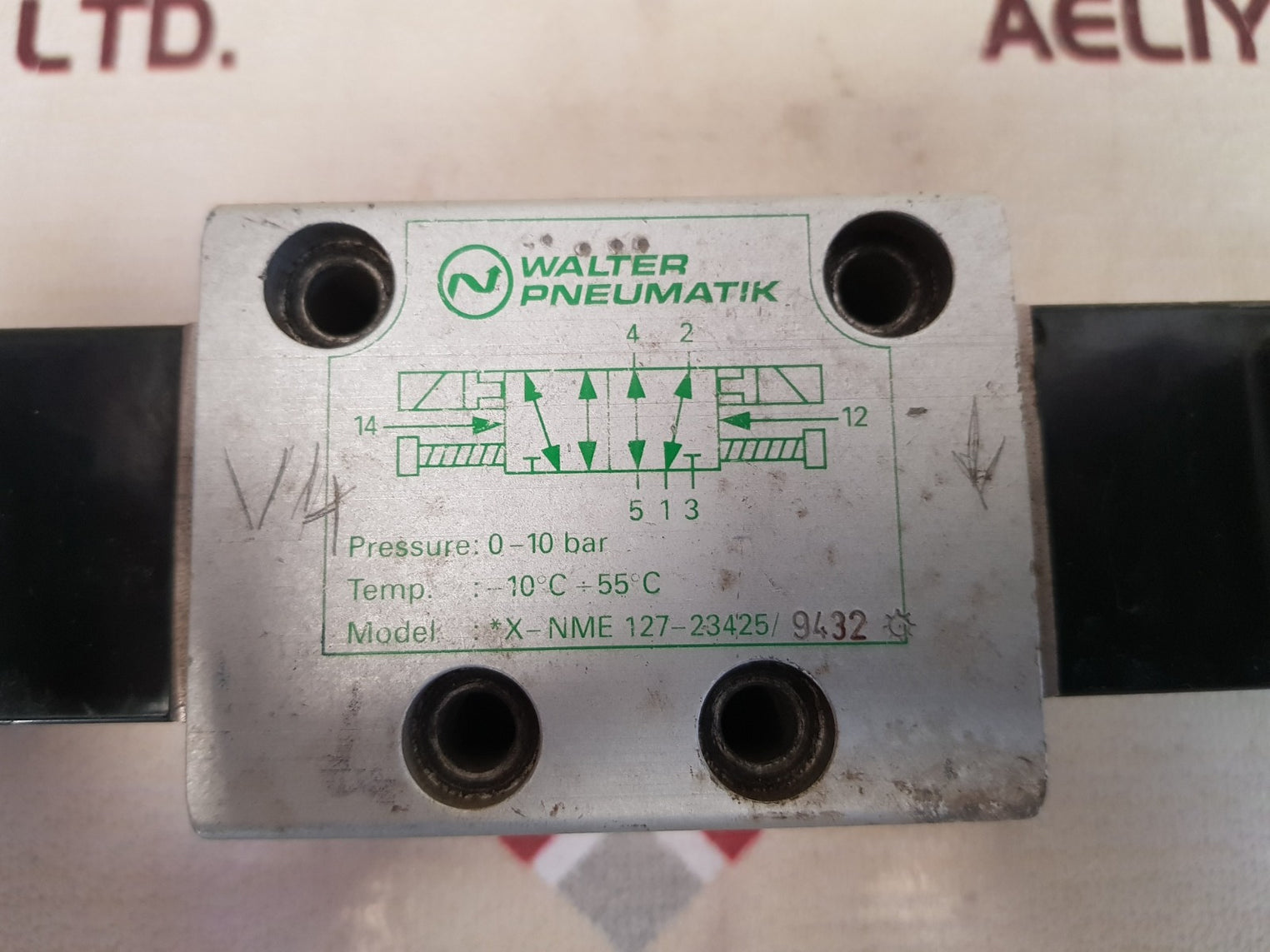Walter x-nme 127-23425 5/2-way pneumatic directional valve