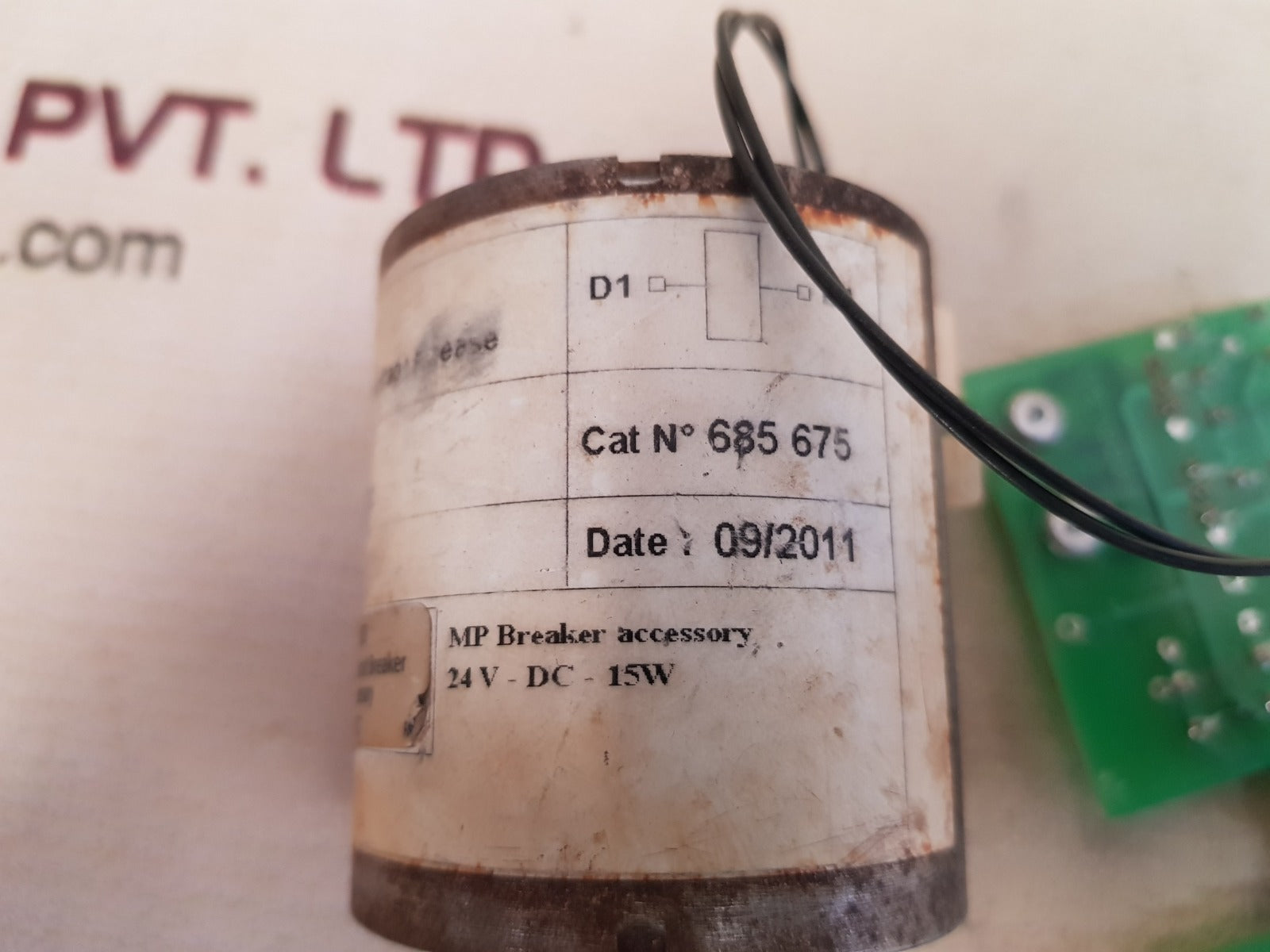 Merlin gerin 685 675 circuit breaker closing coils