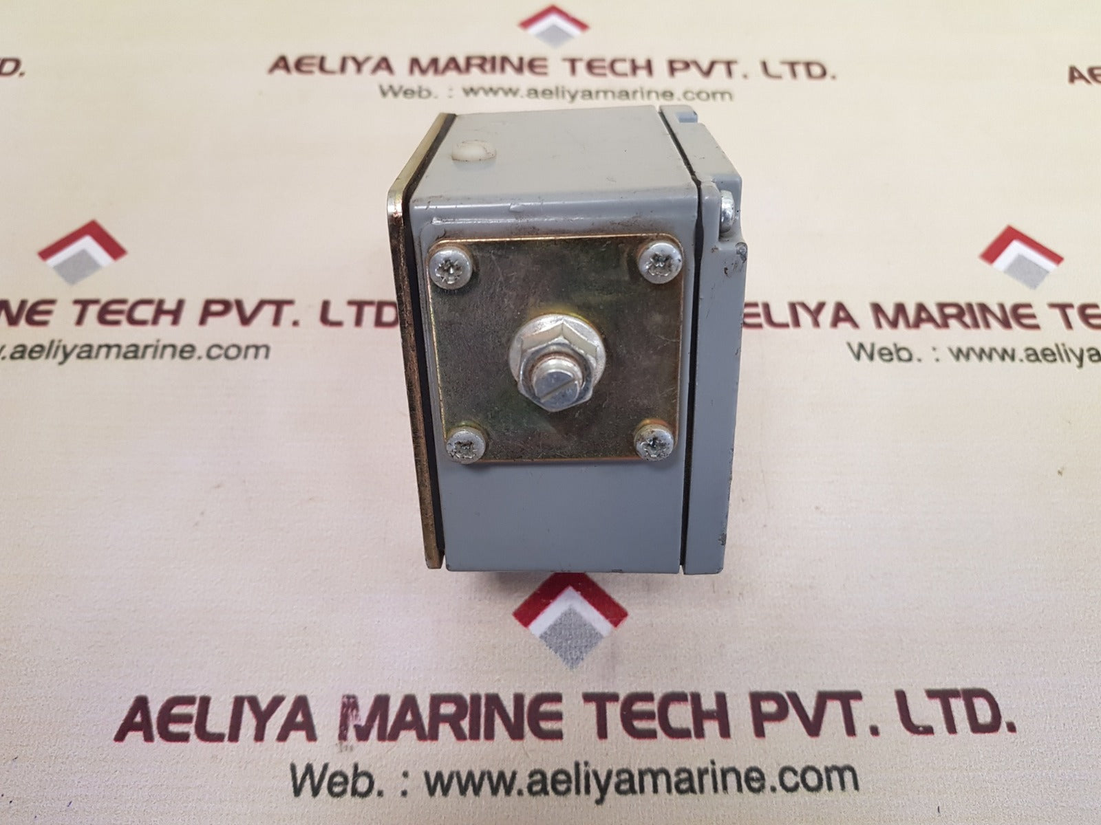 Square d class 9012 adw-4 pressure switch