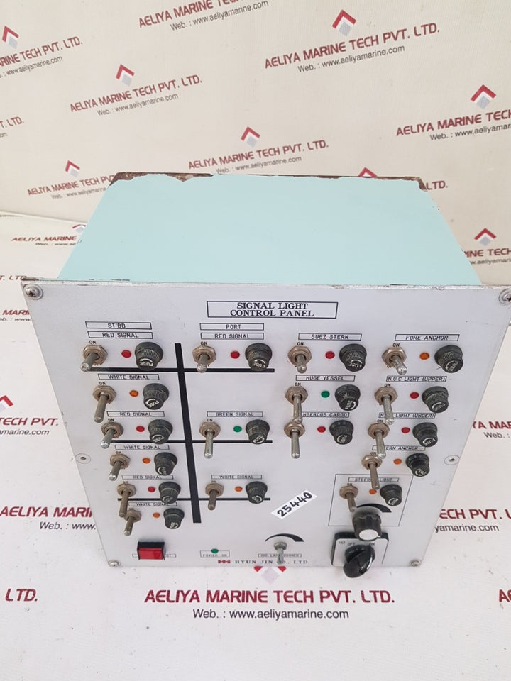 Hyun jin signal light control panel