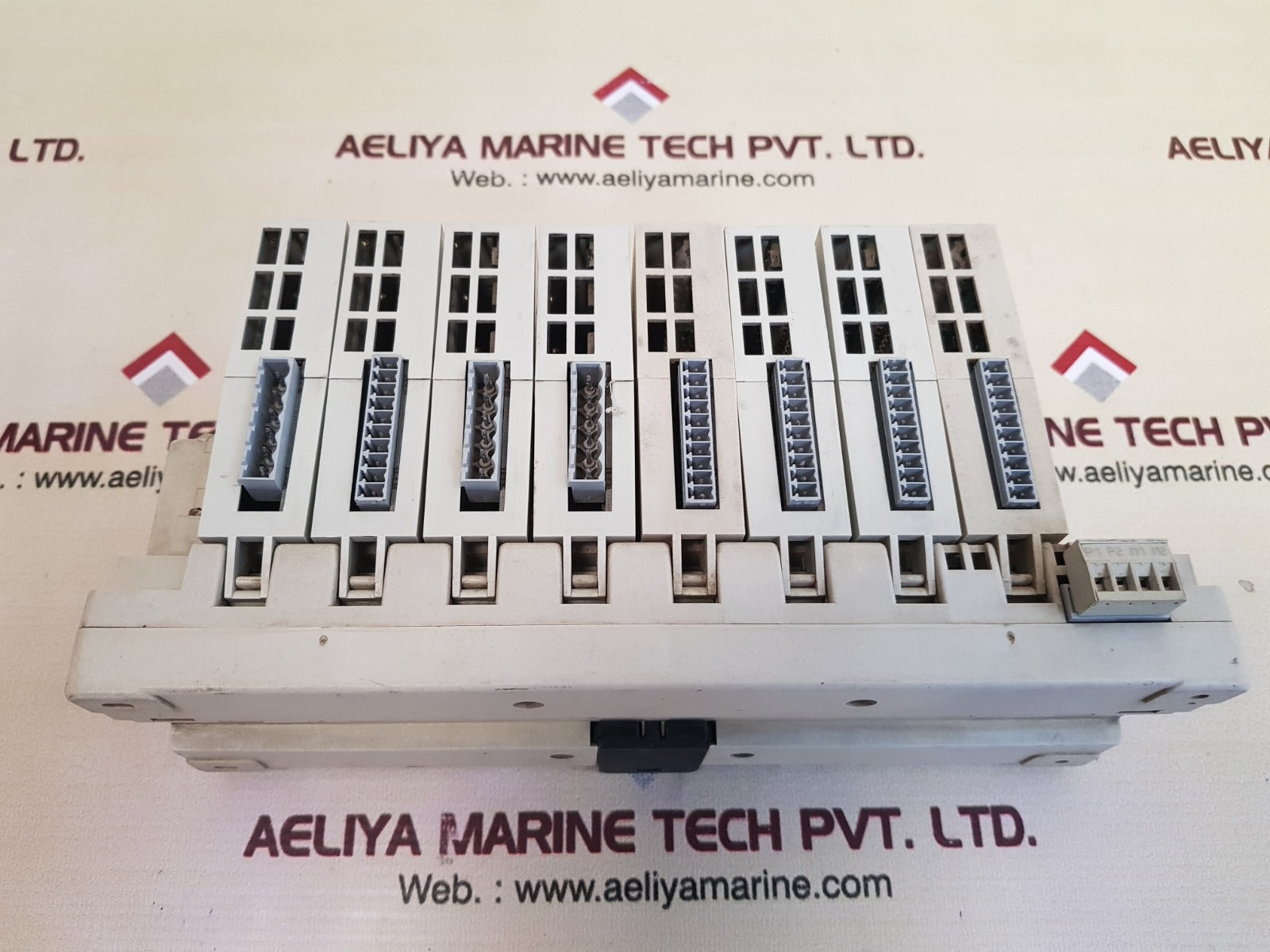 Siemens 6fc5111-0ca73-0aa1 module rack 