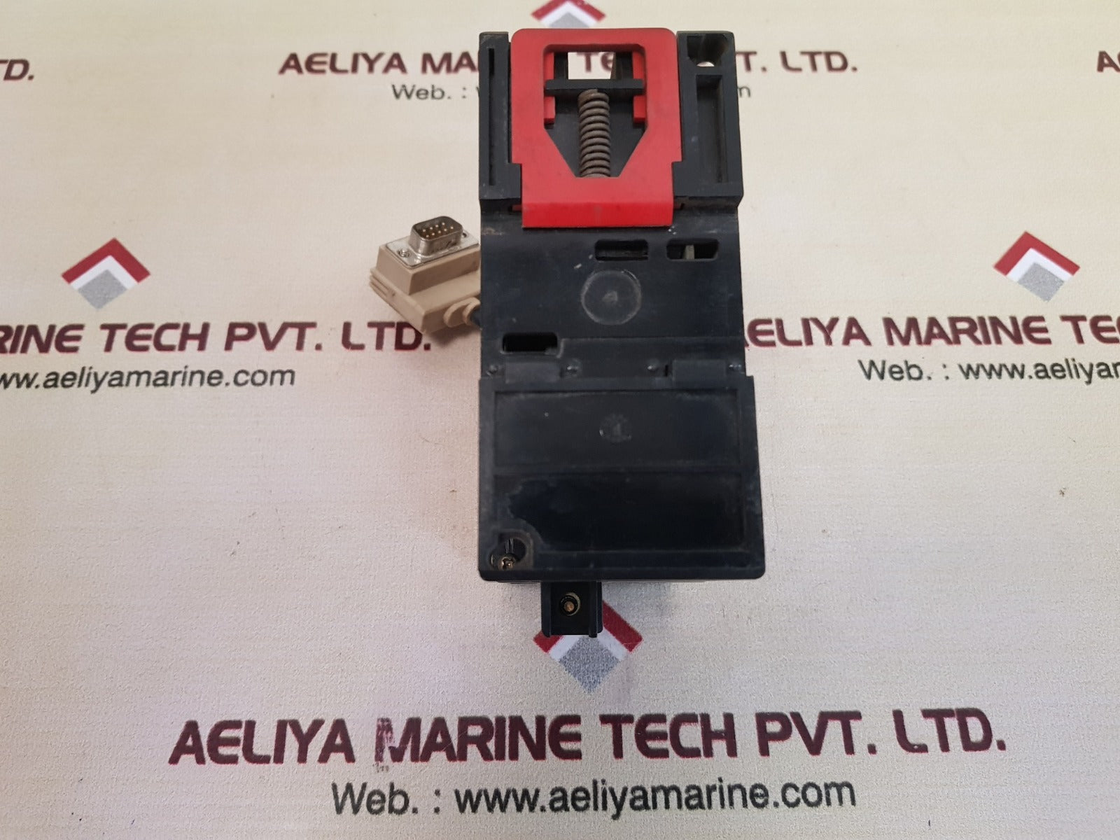 Telemecanique Tsxdsf612 Output Module 0.35A 24Vdc