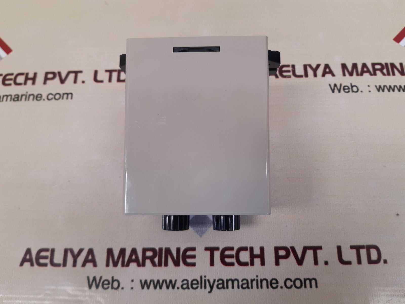 Omron sdv-fh2 voltage sensor 2a 24vdc new